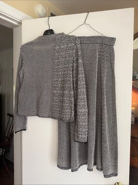 NIC + ZOE Black & White knit Top and Maxi Skirt Set Size S EUC